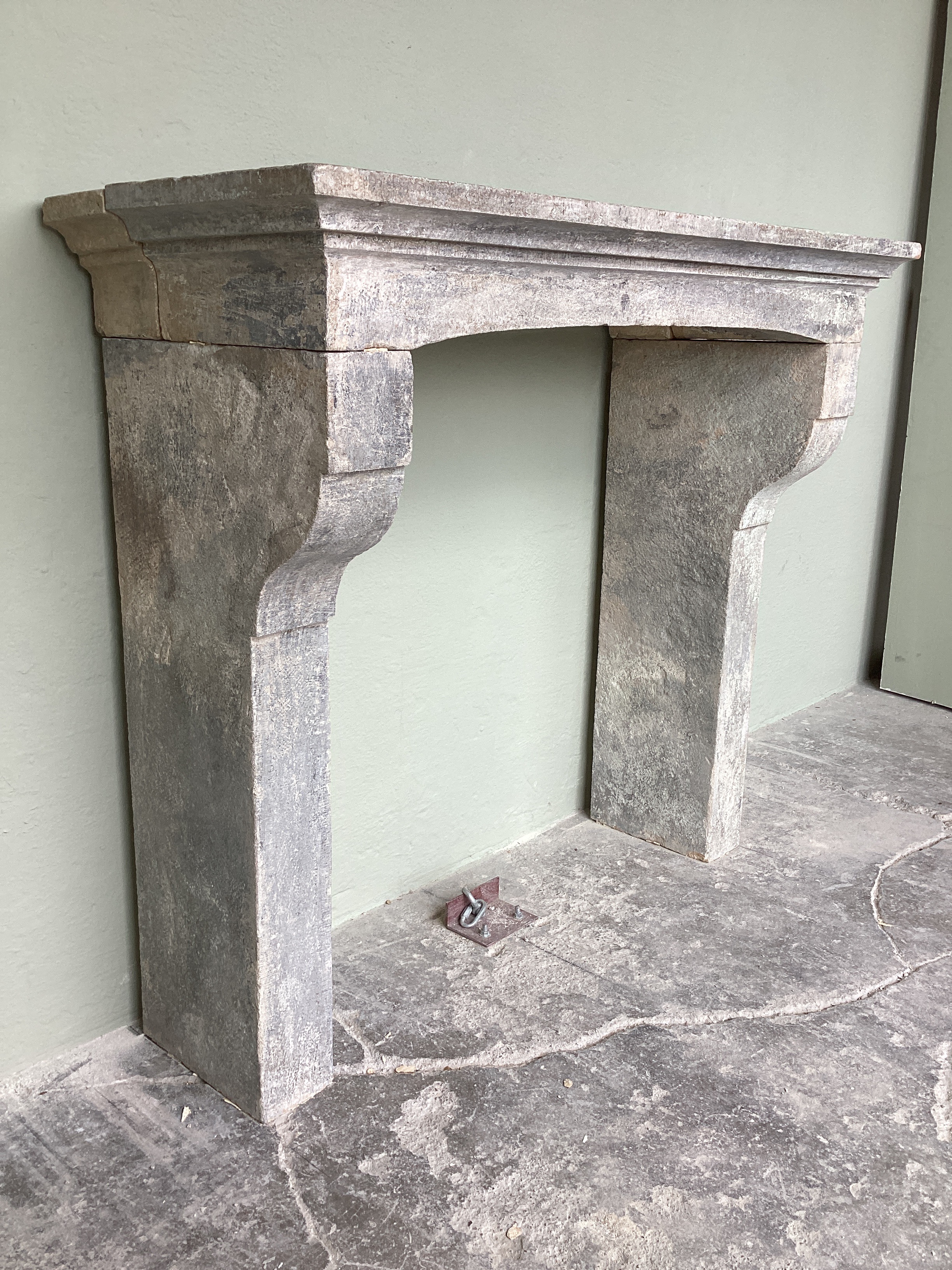 18th c. Cheminee from a Maison de Ville in Nancy, France - image 2